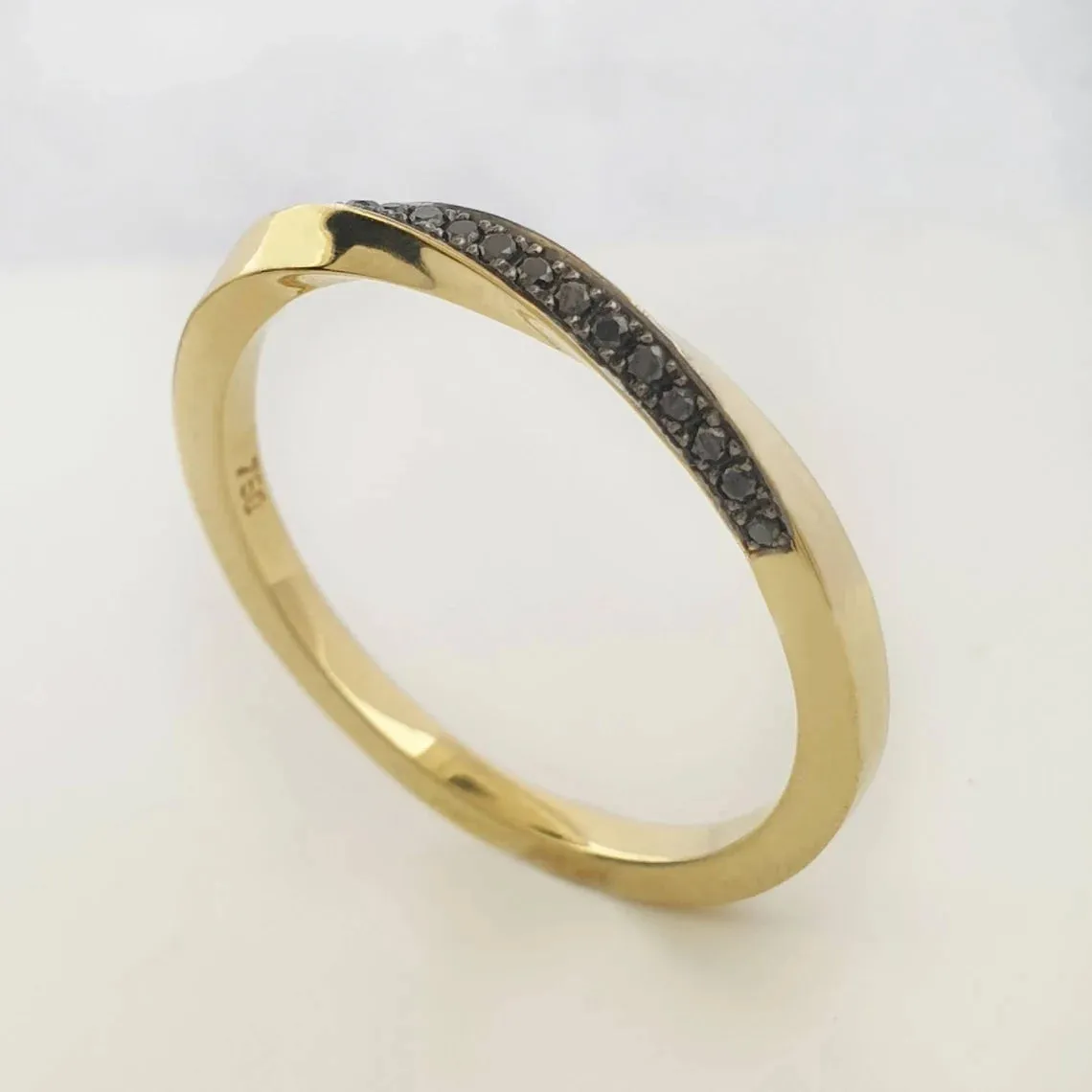 Black Diamond Mobius Ring