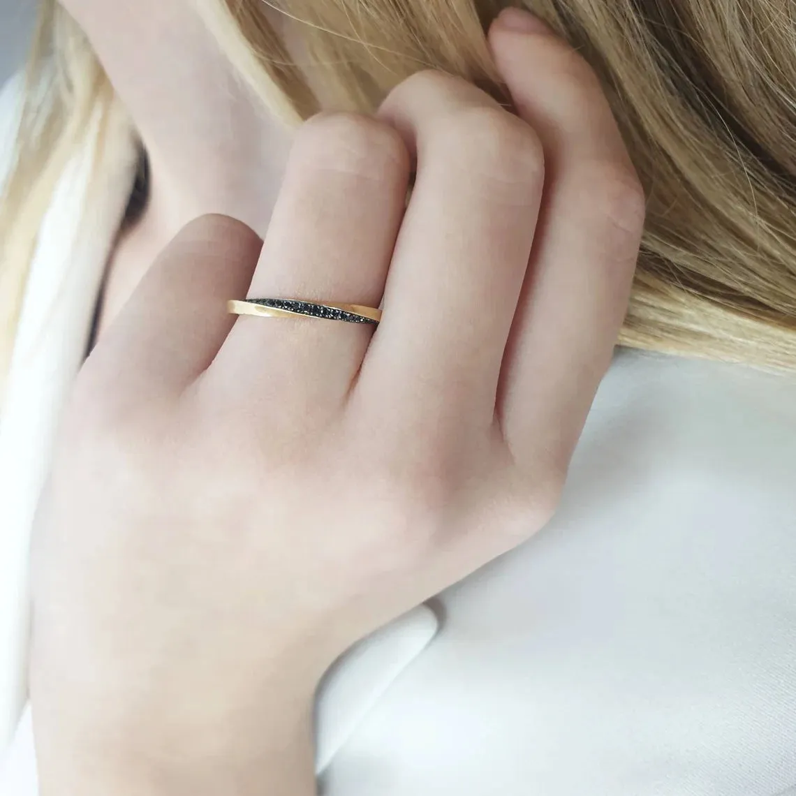 Black Diamond Mobius Ring