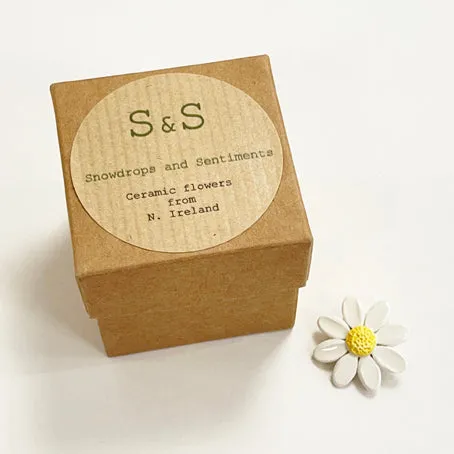 Ceramic flower brooch - daisy