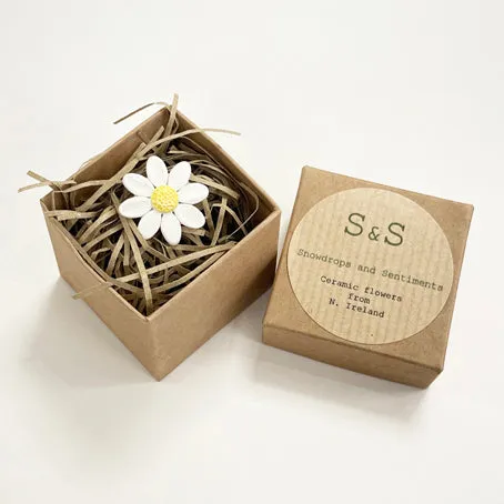 Ceramic flower brooch - daisy