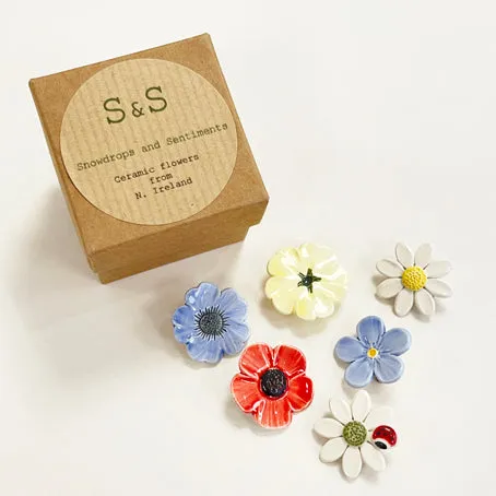 Ceramic flower brooch - daisy