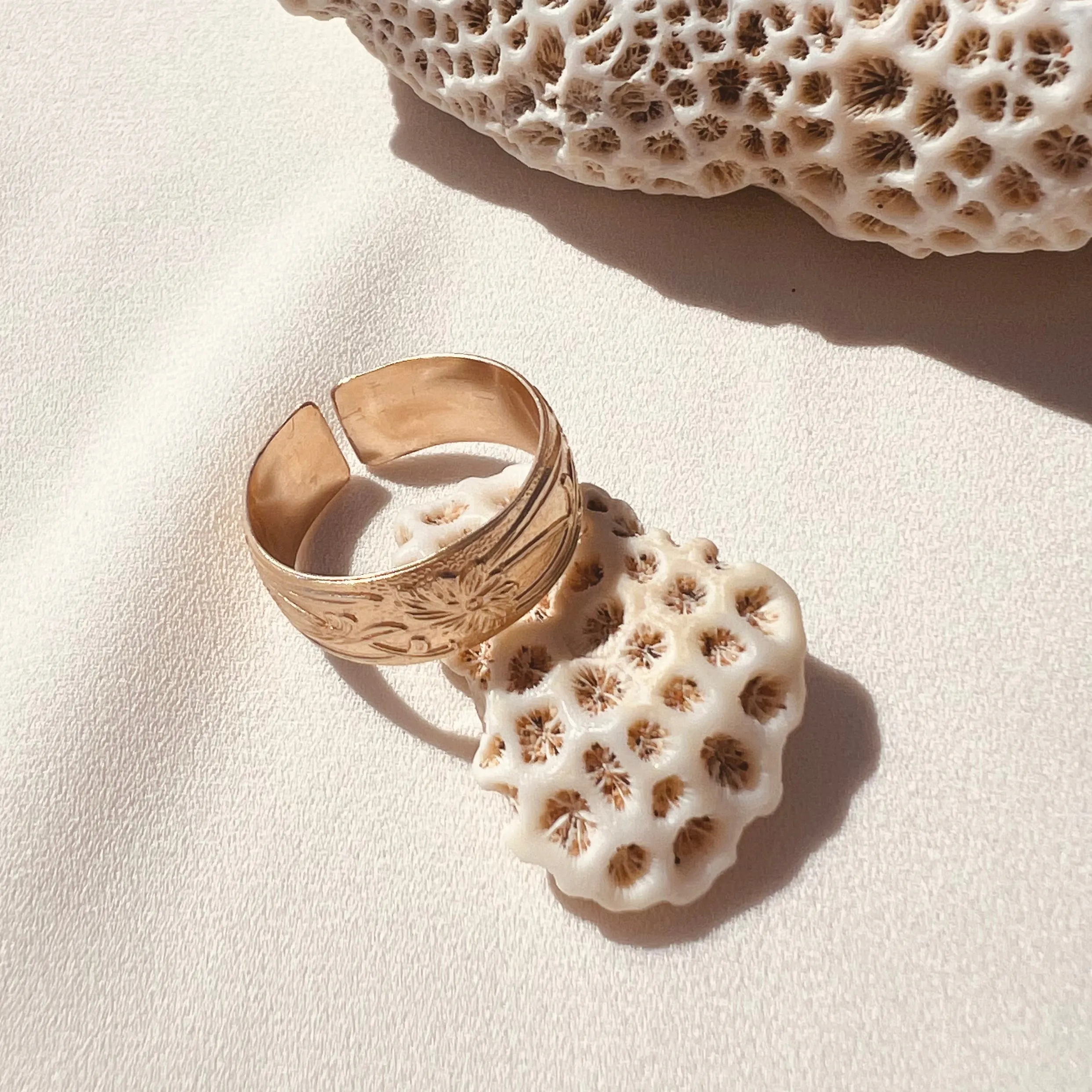 PEONY CIGAR BAND RING
