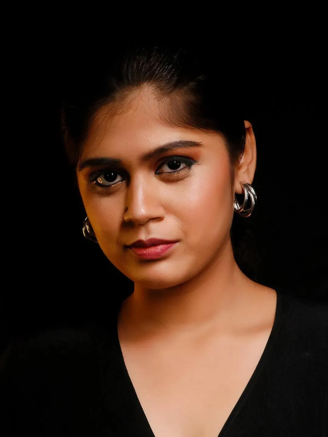 Sharvari Wagh In Triple Hoop Earrings Silver